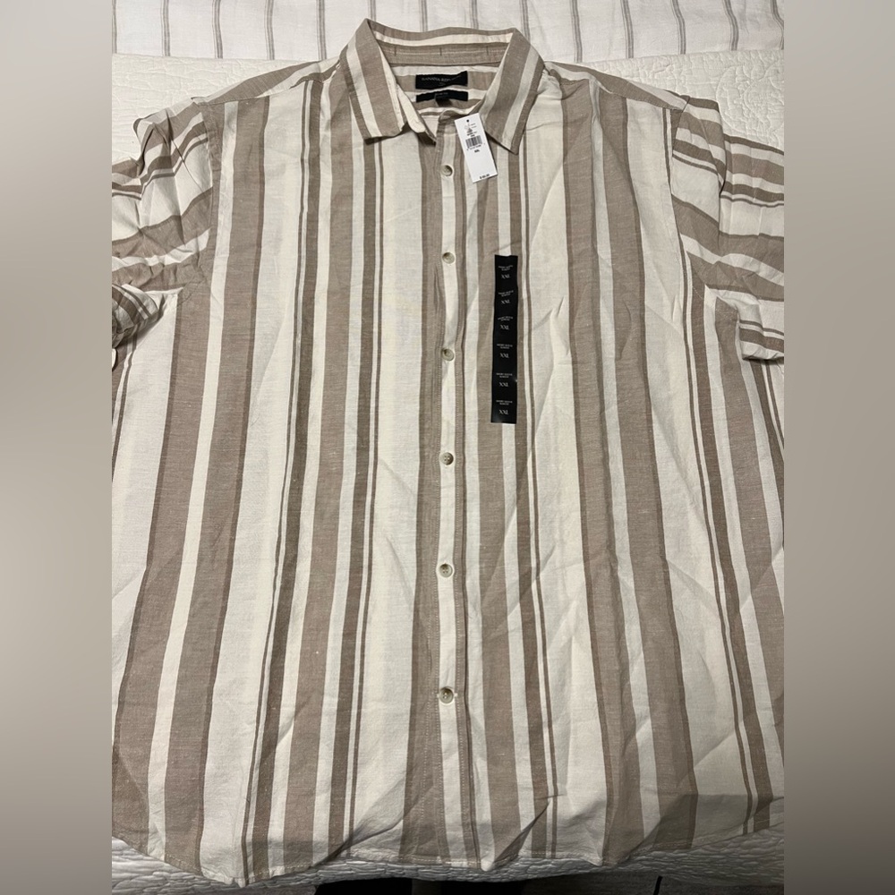 Banana Republic NWT Linen Men’s Short Sleeve Button Down Shirt Untucked